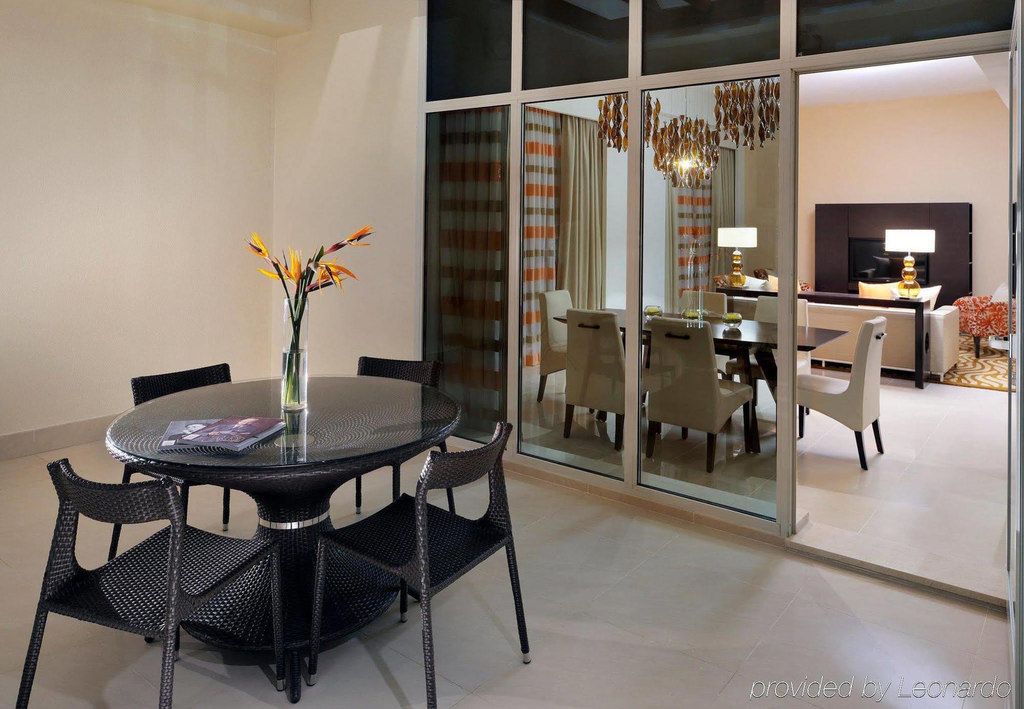 Marriott Executive Apartments Al Jaddaf, Dubaï Extérieur photo A dining room